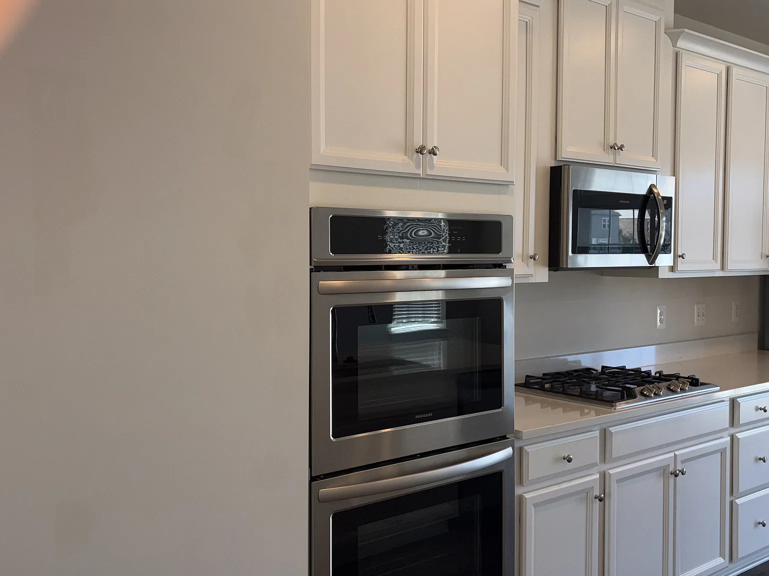 3 bed, 1844 sqft, $2,995 — Photo 4