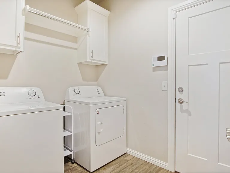 10004 Glover River Dr — Photo 34