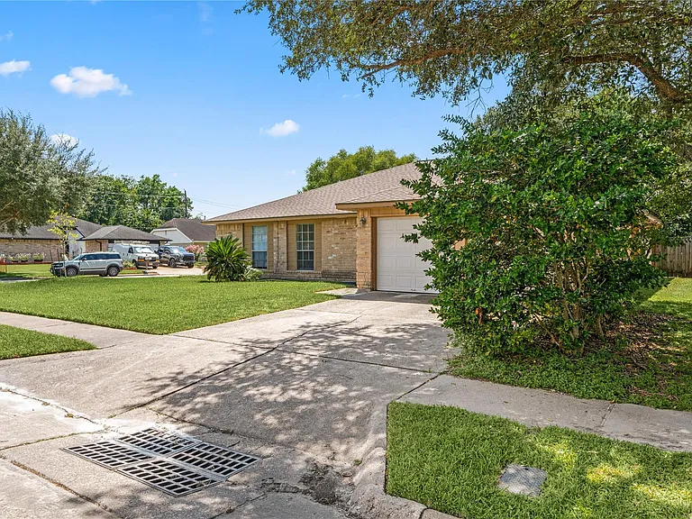 2603 Hollymist Dr — Photo 6
