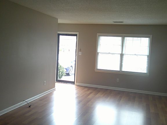3rd image of 1474 14th Ave NE