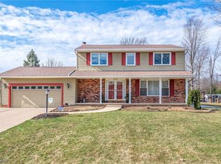 8110 W Ridge Dr, Broadview Heights, OH 44147