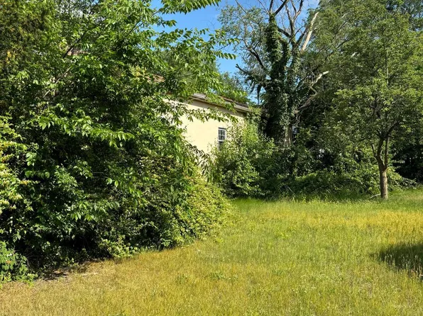 12 W Madison St, Paulsboro, NJ 08066