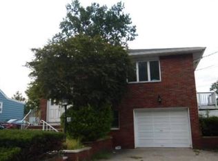 33 E Washington Ave, Elmwood Park, NJ 07407