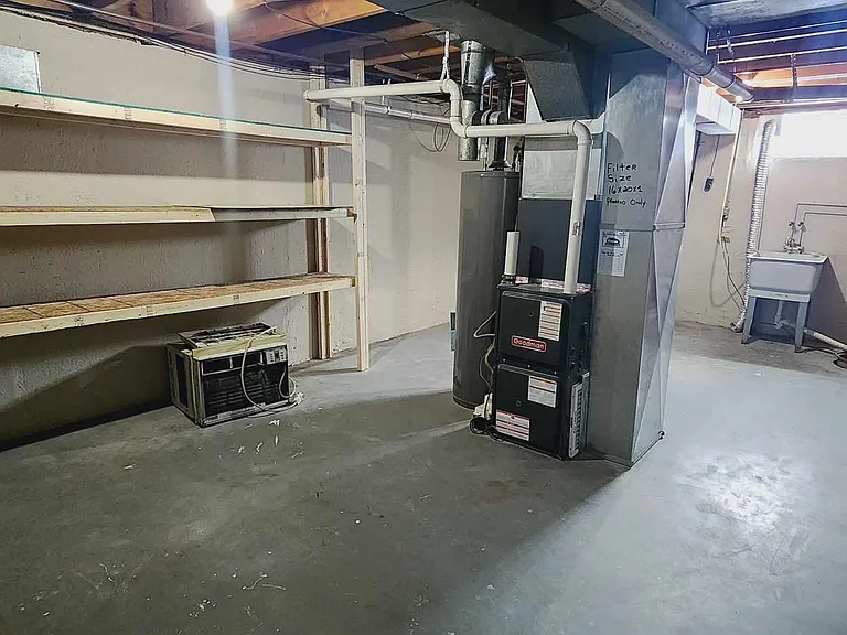 426 Dorset St — Photo 16
