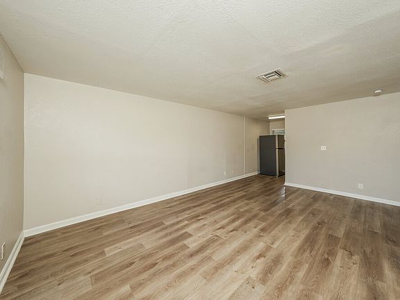 5th image of 4011 Windsor Ave APT B