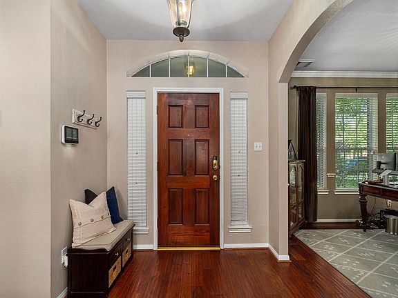 Neutral colors throughout home work perfectly with any decorating style.