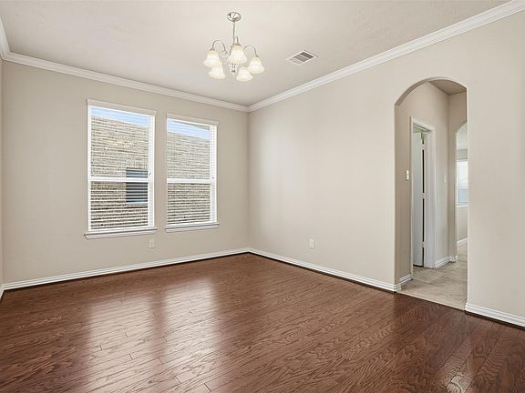 5th image of 811 River Delta Ln