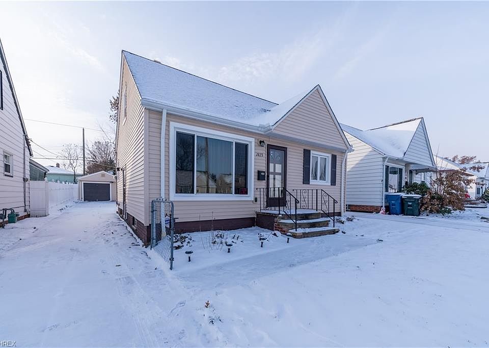 1st image of 2835 Stanfield Dr