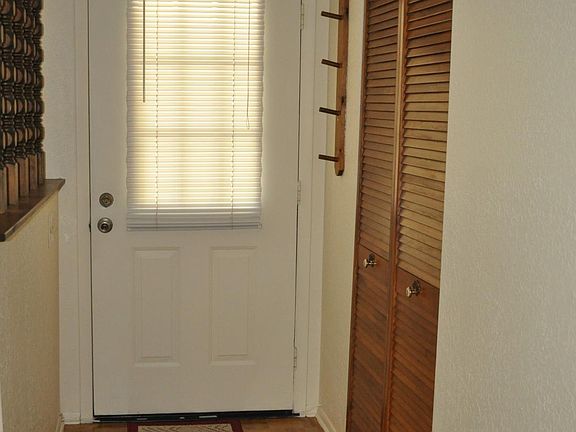 Front Entrance & Closet