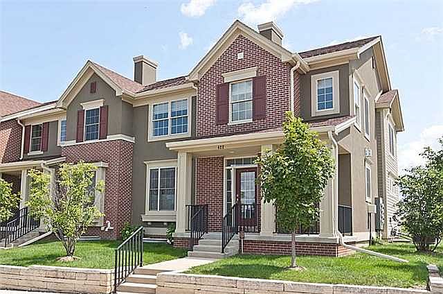 1st image of 422 S Crescent Way