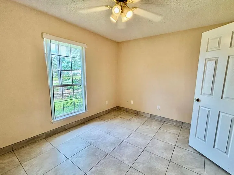12 Regency Dr — Photo 14