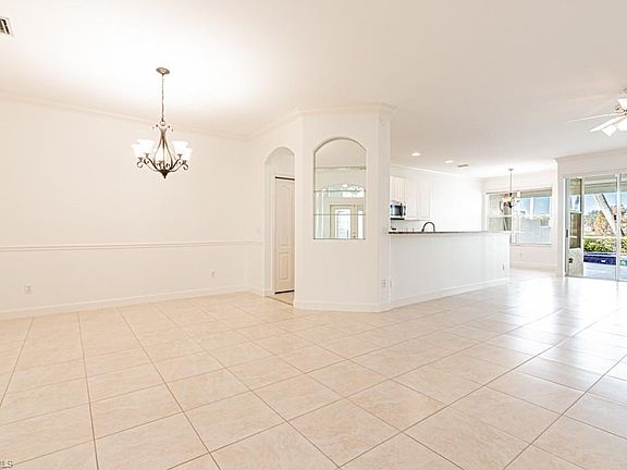 5th image of 2103 Crestview WAY