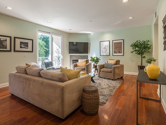 3rd image of 8609 W West Knoll Dr APT E
