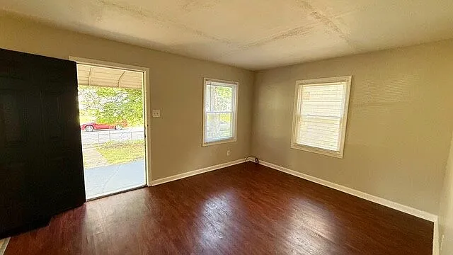 2 bed, 1.5 bath, 728 sqft, $1,185 — Photo 4