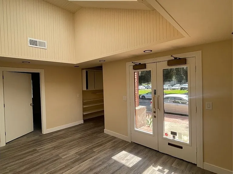 208 S Louise St — Photo 14