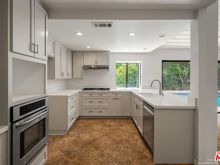 2952 Bottlebrush Dr — Photo 16