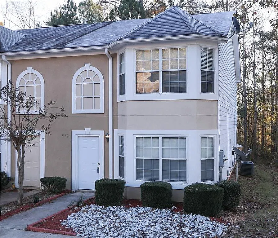 3 bed, 2.5 bath, 1220 sqft, $1,975 — Photo 1