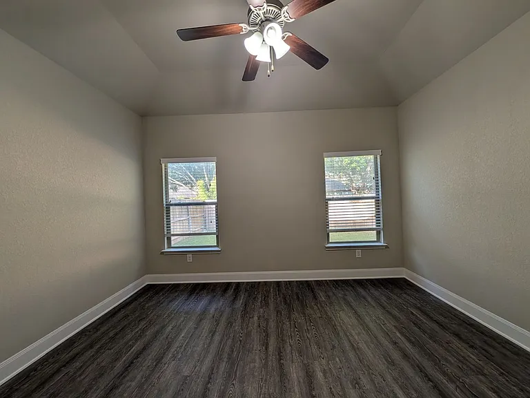 1209 Old FM 306 — Photo 11