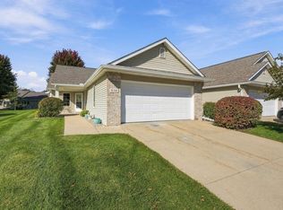 614 Springbrook Cir, Deforest, WI 53532