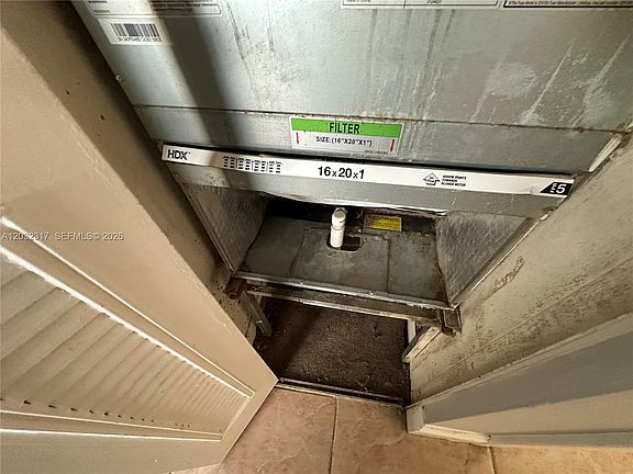 5th image of 2008 Jackson St APT E7