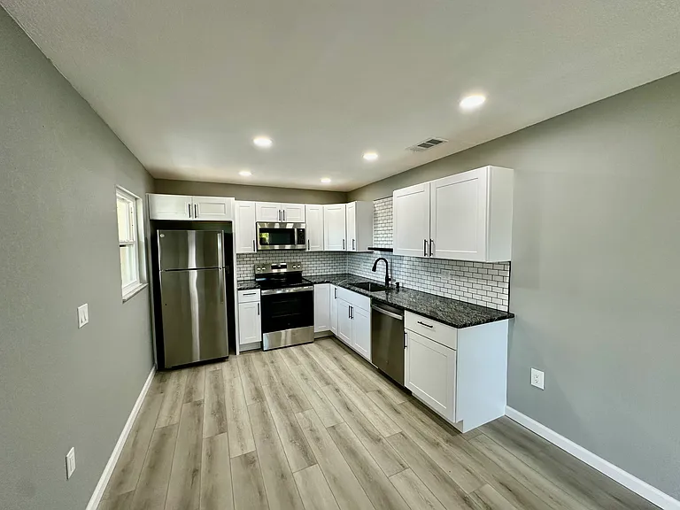460 Base Ave E #129 — Photo 1