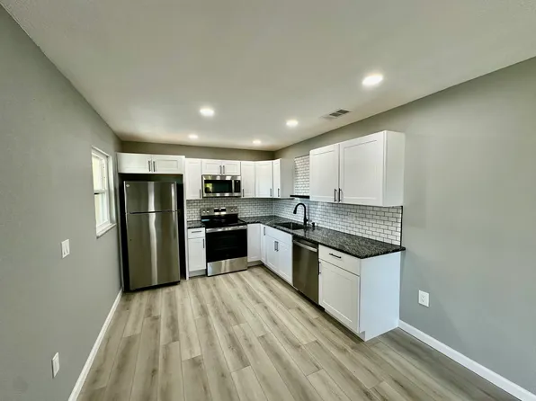 460 Base Ave E, Venice, FL