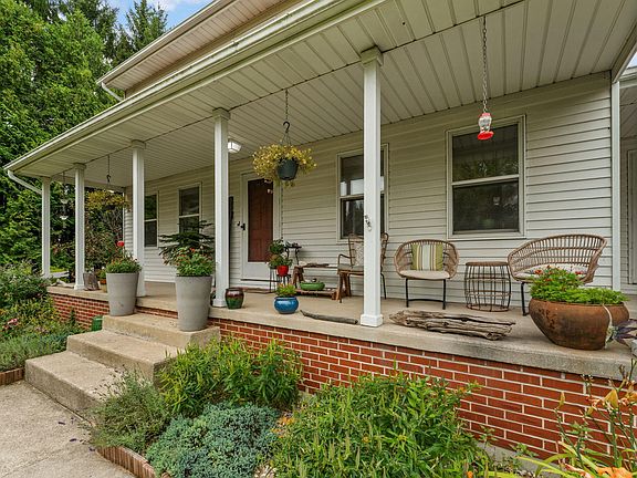 5th image of 658 N Old Suman Rd