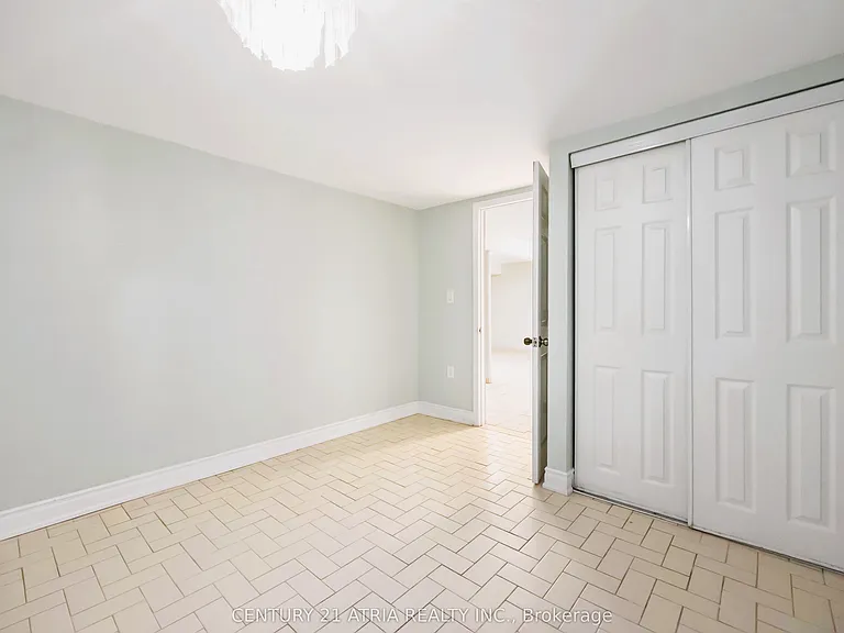 60 Council Cres — Photo 11
