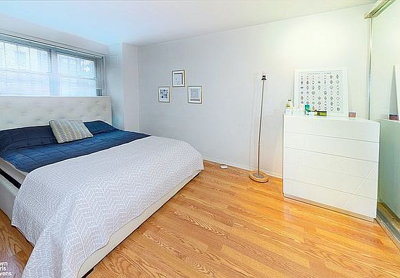 4th image of 330 East 49th Street #Th1