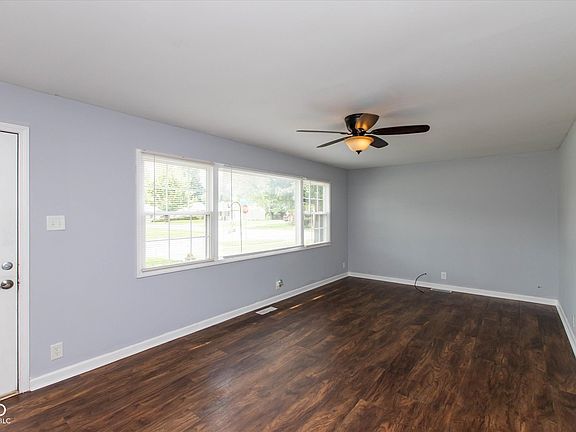 3rd image of 633 Gooseberry Ln