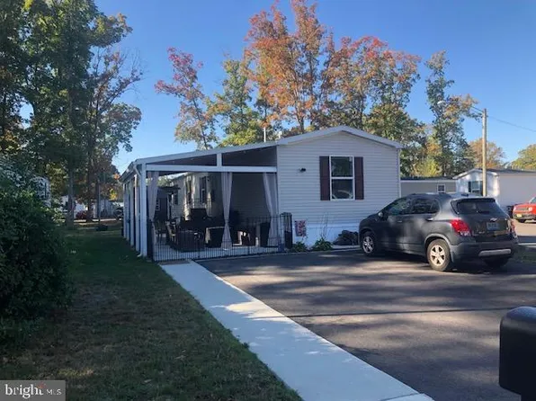 231 Iris Rd, Mullica Hill, NJ 08062