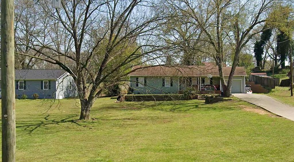 38 Baker Rd SE - Property Image