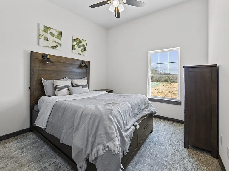 Settlers Trail Apartments — Photo 14