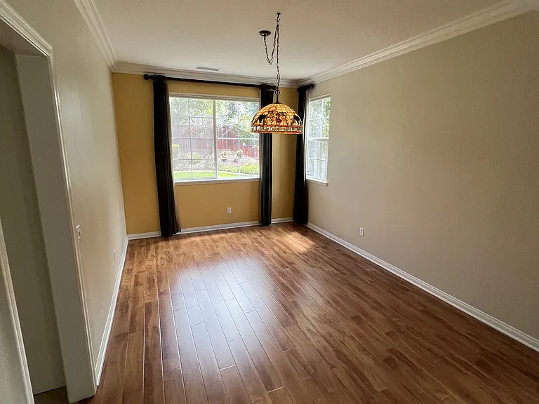 42251 Harwick Ln — Photo 10