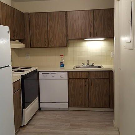 5th image of 7 Thayer Pond Dr #16