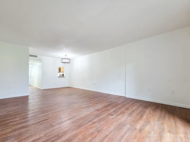 711 SW 75th St #106 — Photo 4