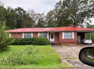 1215 Fairview Dr, Waynesboro, MS 39367