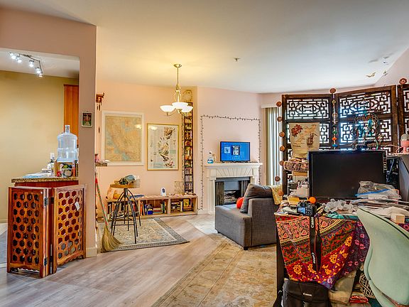 4th image of 620 S Gramercy Pl APT 218