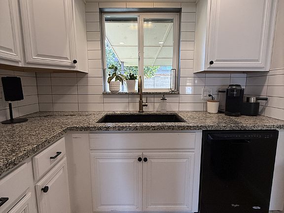 5th image of 1015 E Citrus Way