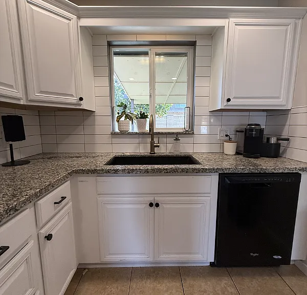 1015 E Citrus Way — Photo 5