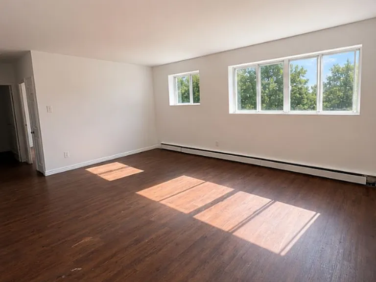 25 Orchard St — Photo 4