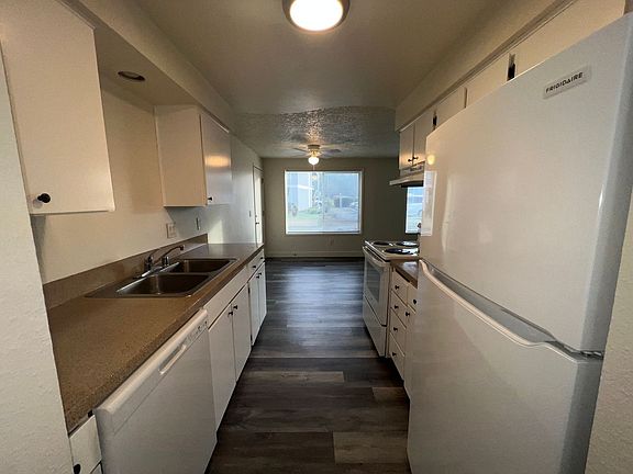 5th image of 117 NE Clark Ave #25