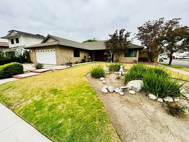 4311 Emerald Cir — Photo 2