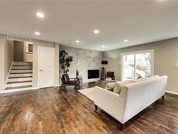 5th image of 9226 Mercer Dr