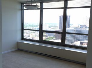 3450 N Lakeshore APT 801, Chicago, IL 60657