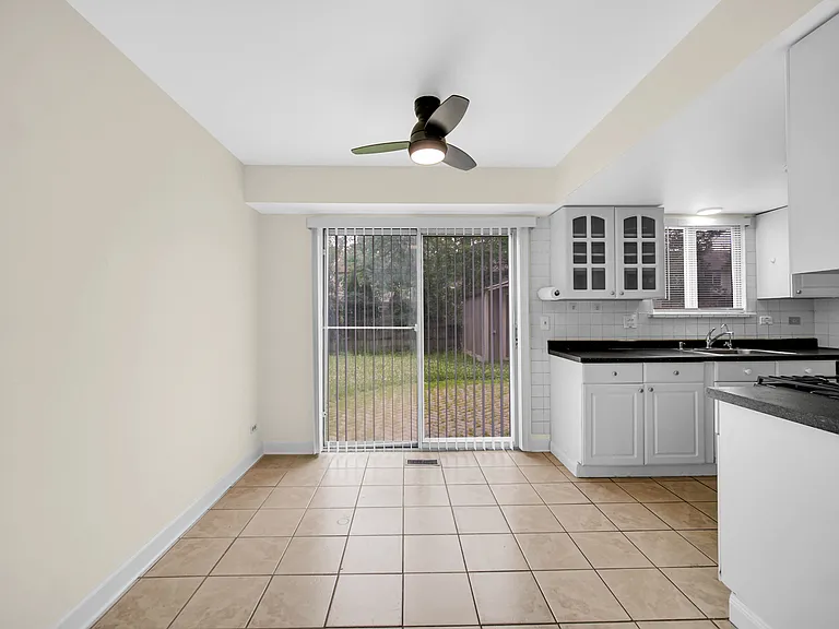 1807 Whitney Dr — Photo 7