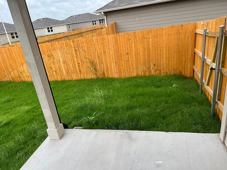 205 Lily Pond Trl — Photo 37