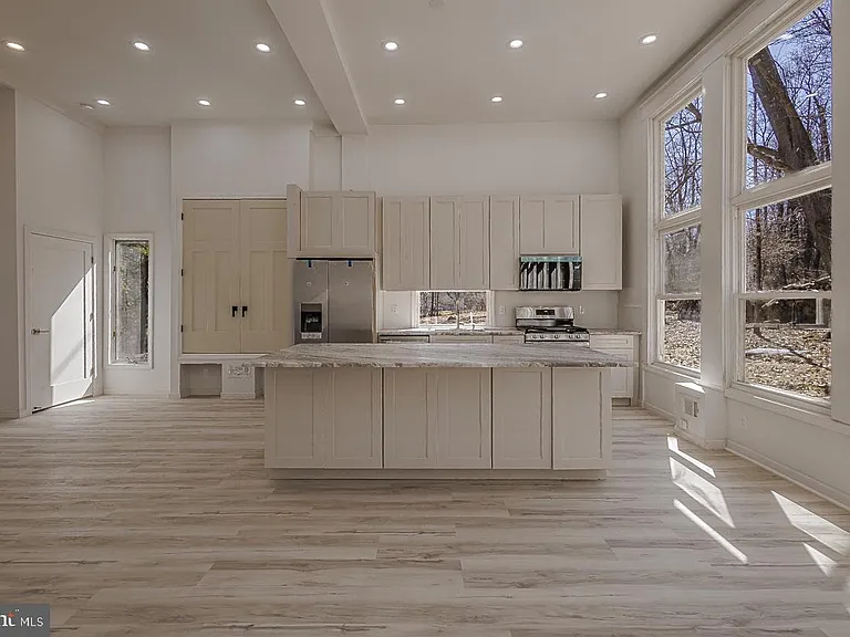 242 Hollow Rd — Photo 1