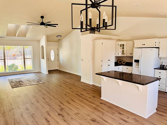 2nd image of 416 Leandra Ln
