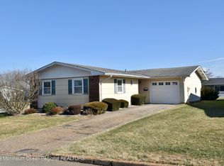 27 Tony Ct, Brick, NJ 08724